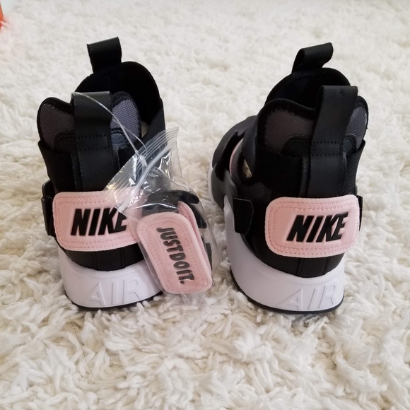 Nike Air Huarache City - Picture 4 of 5